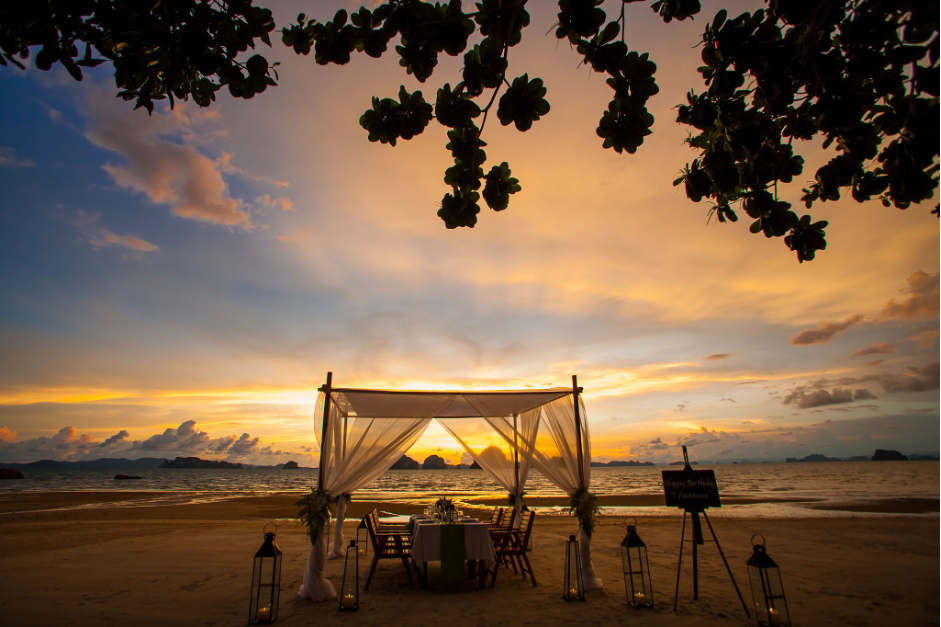 ความสุขริมชายหาดในเดือนตุลาคม